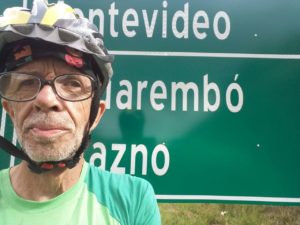 Homem percorre 650km de bicicleta e ultrapassa as fronteiras do Brasil para divulgar a Fibrose Cística