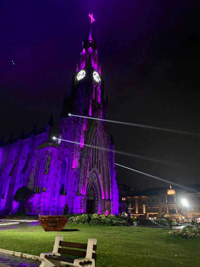 Paróquia Nossa Senhora de Lourdes em Canela/RS será iluminada de roxo em alusão ao Setembro Roxo 2021